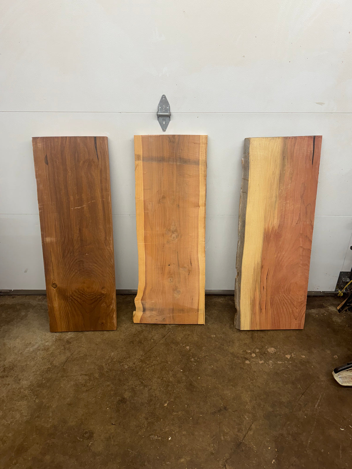 Giant Sequoia Rough-Sawn Slab Bundle – 3 Pieces – 45" Long